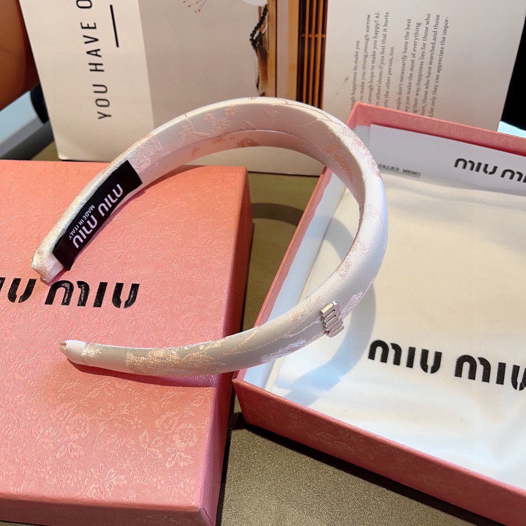 CHANEL THICK HEADBAND WITH GARNITURE PRINT IN LIGHT PINK SILK 415935