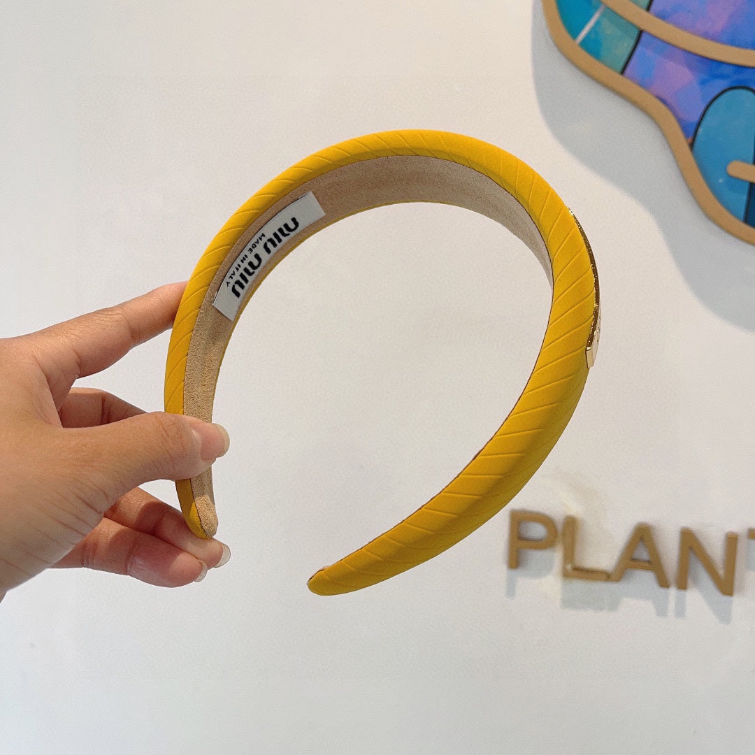CHANEL THICK HEADBAND IN YELLOW DIAGONAL LEATHER 425478