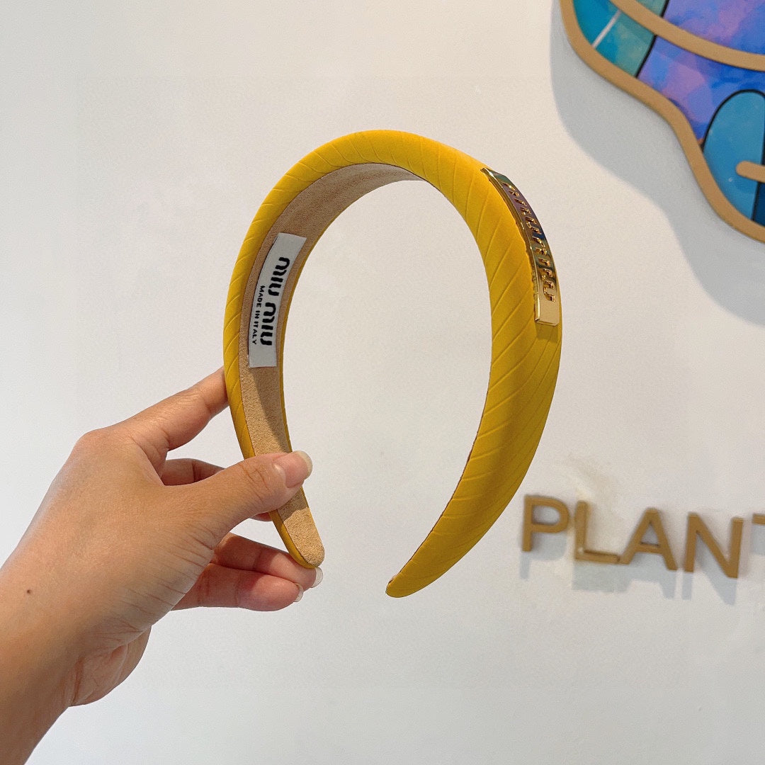 CHANEL THICK HEADBAND IN YELLOW DIAGONAL LEATHER 425478
