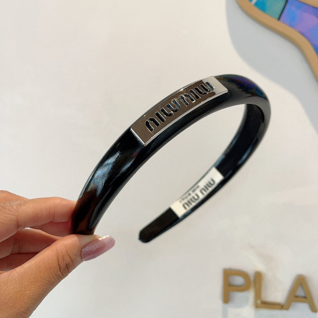 CHANEL HEADBAND IN BLACK PATENT CALFSKIN SILVER LOGO 427344