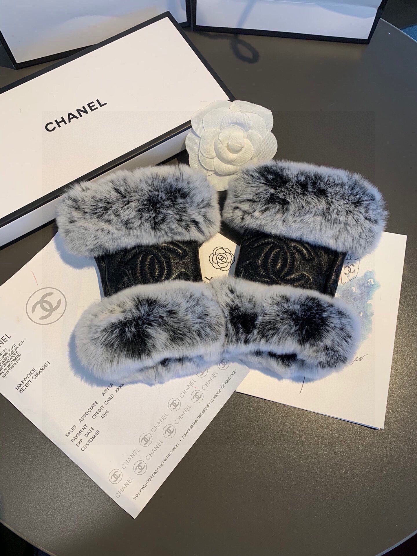 CHANEL SHORt-STYLE GLOVES IN BLACK SHEEPSKIN AND RABBIT FUR 463852