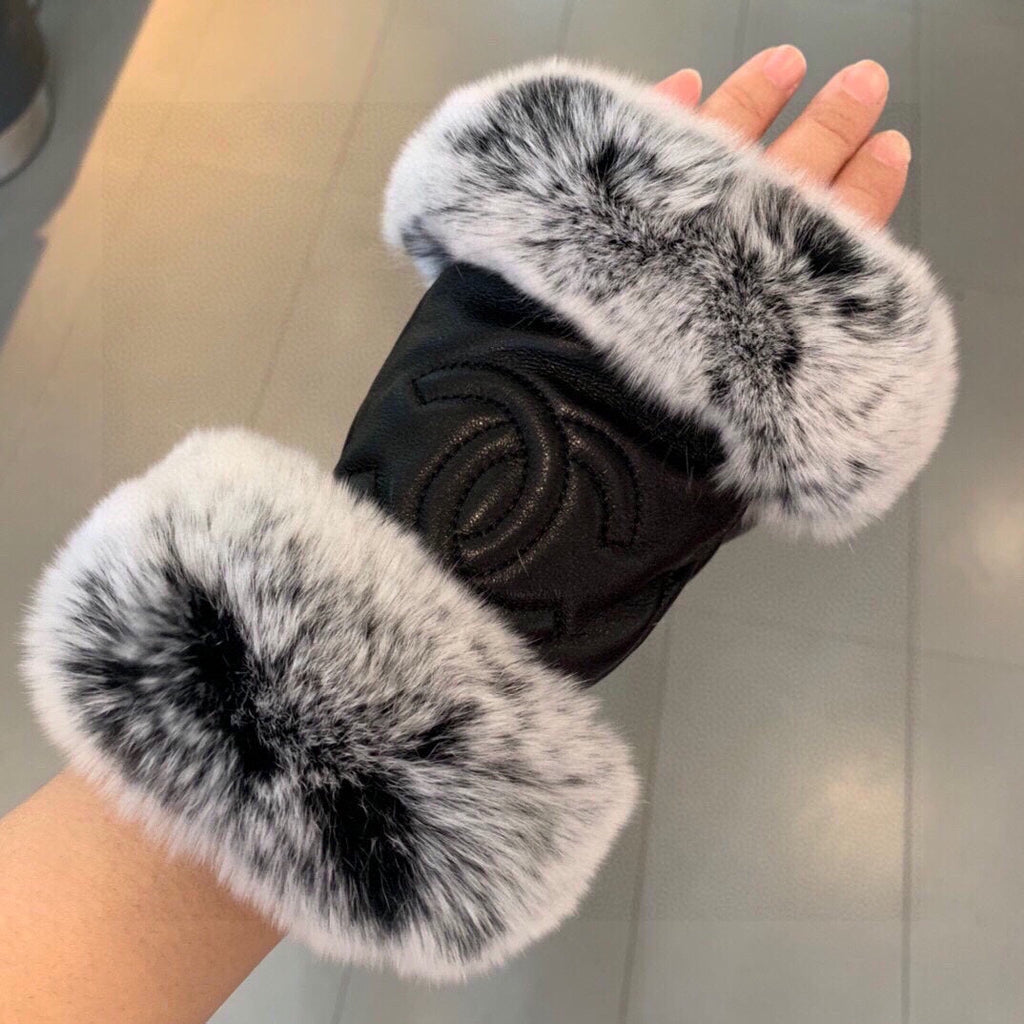 CHANEL SHORt-STYLE GLOVES IN BLACK SHEEPSKIN AND RABBIT FUR 463852