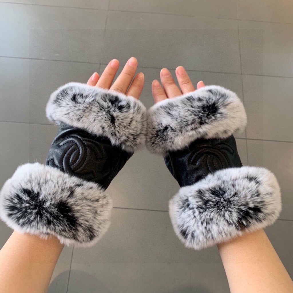 CHANEL SHORt-STYLE GLOVES IN BLACK SHEEPSKIN AND RABBIT FUR 463852