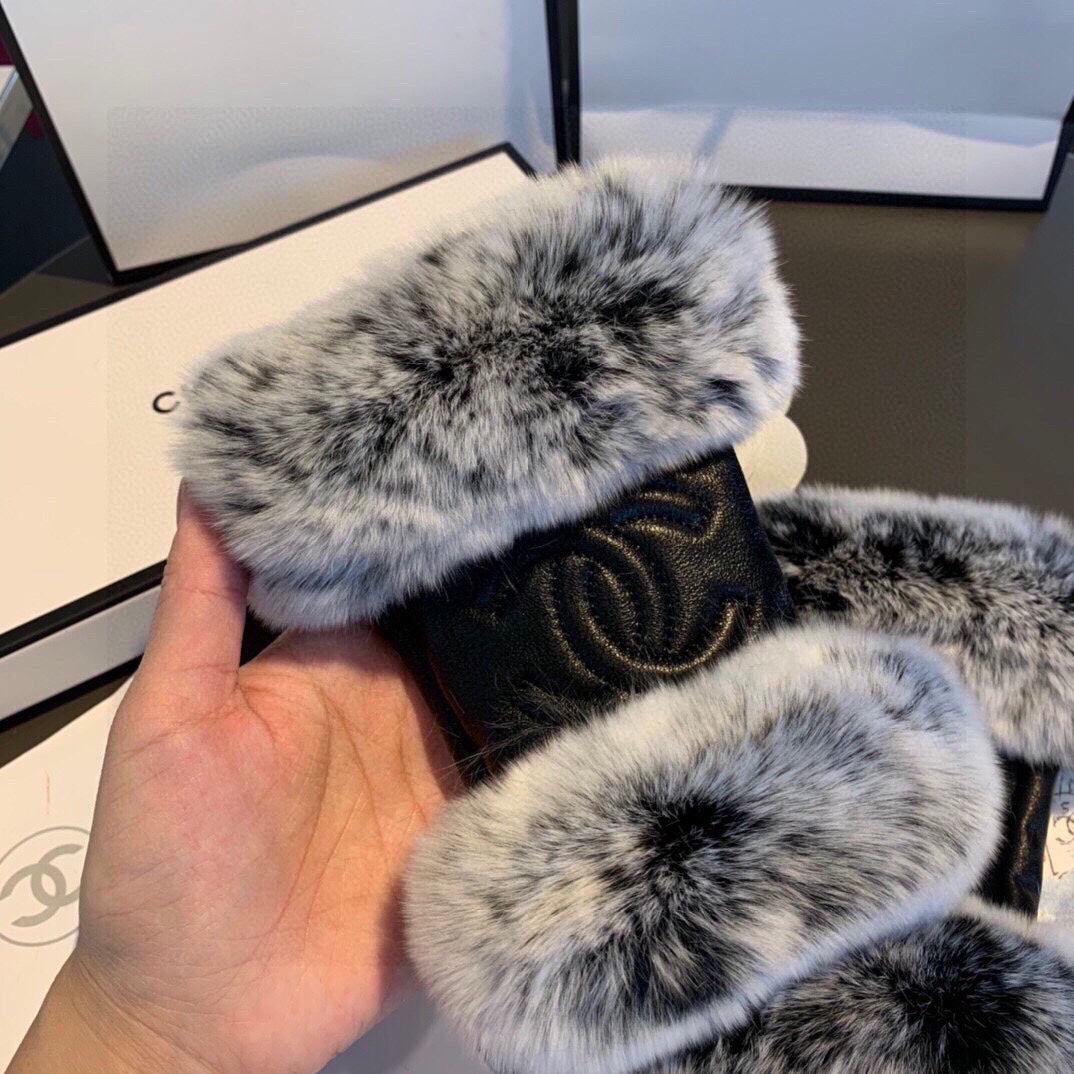 CHANEL SHORt-STYLE GLOVES IN BLACK SHEEPSKIN AND RABBIT FUR 463852