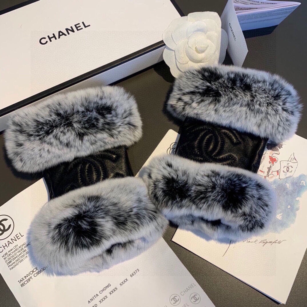 CHANEL SHORt-STYLE GLOVES IN BLACK SHEEPSKIN AND RABBIT FUR 463852