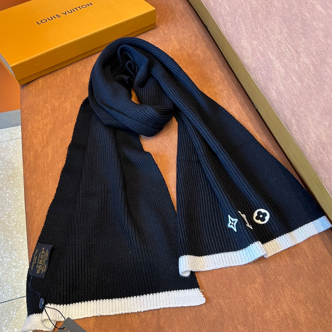 LOUIS VUITTON HEADLINE SCARF 200 CM IN BLACK WOOL 108956