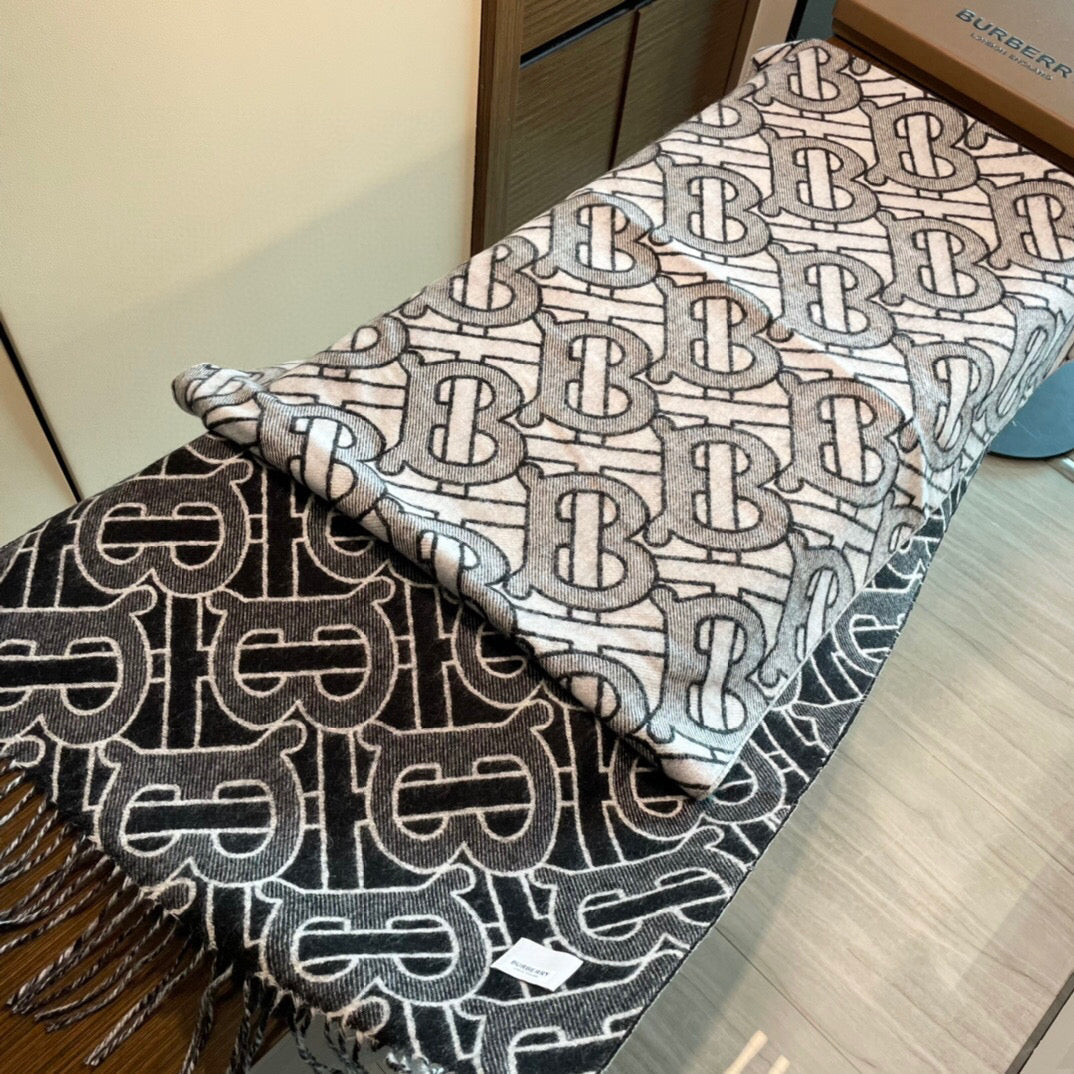 BURBERRY BBR SCARF 200 CM IN CASHMERE 525802