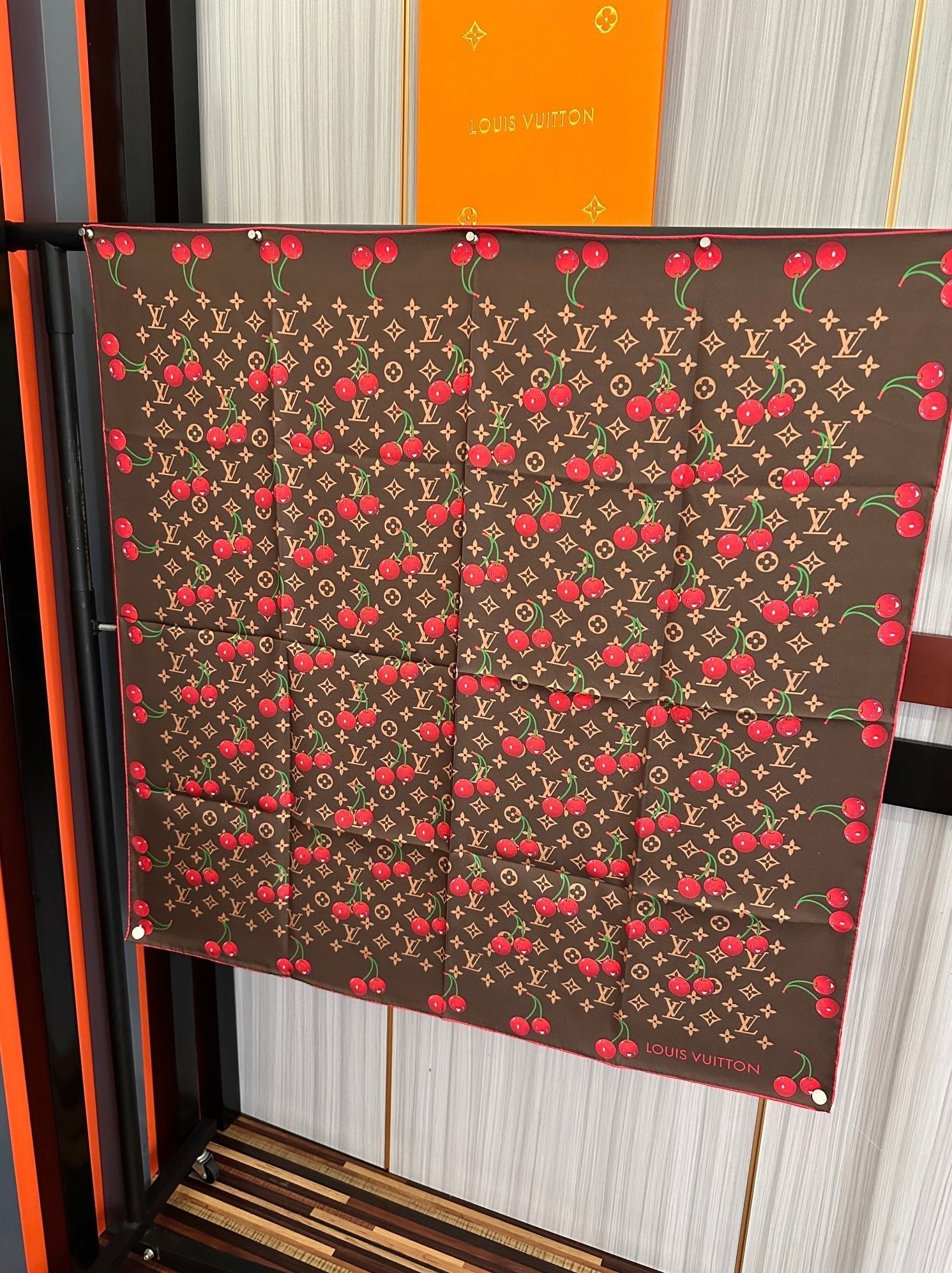 LOUIS VUITTON LV SCARF 90 CM IN SILK 05