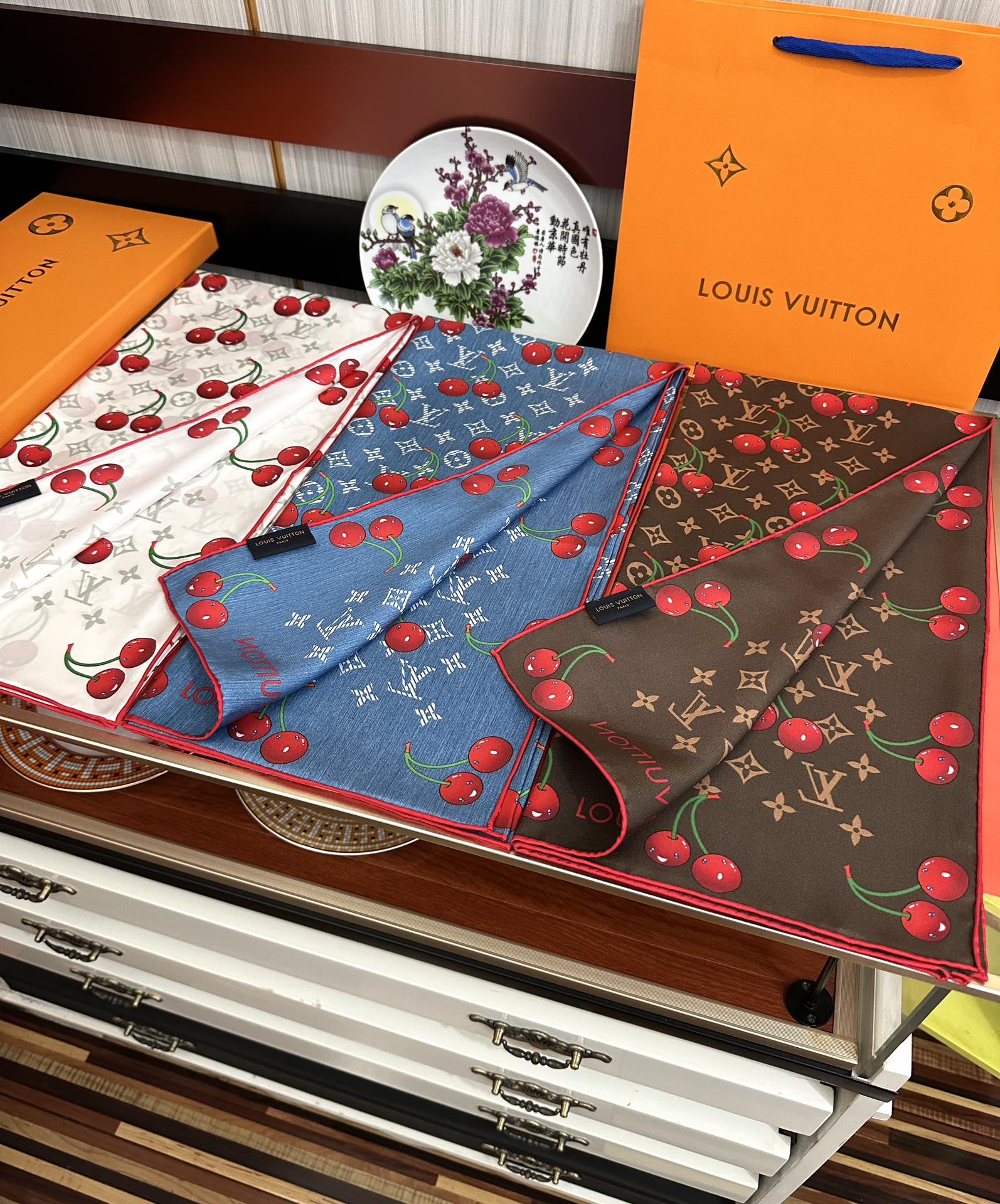 LOUIS VUITTON LV SCARF 90 CM IN SILK 04