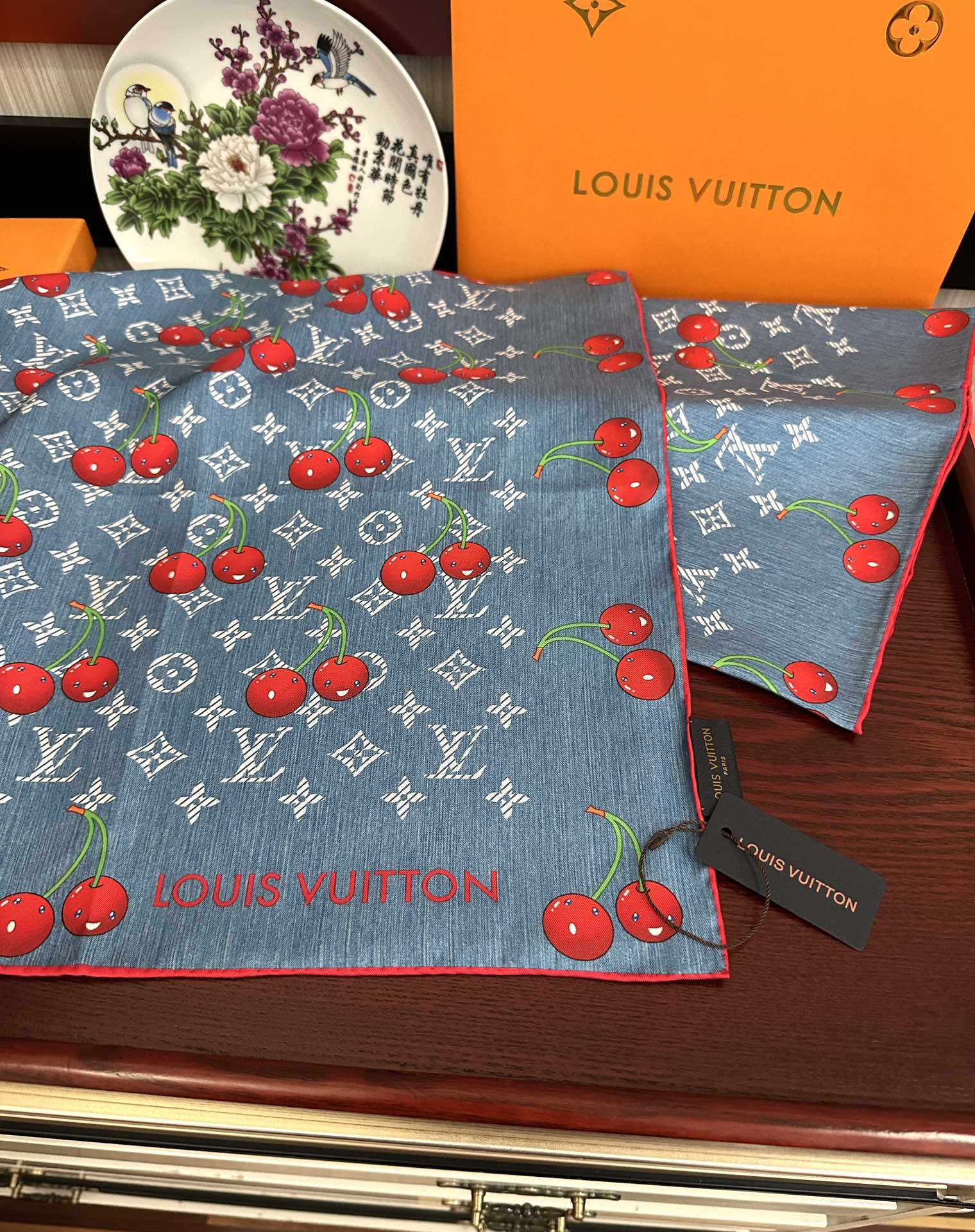 LOUIS VUITTON LV SCARF 90 CM IN SILK 04