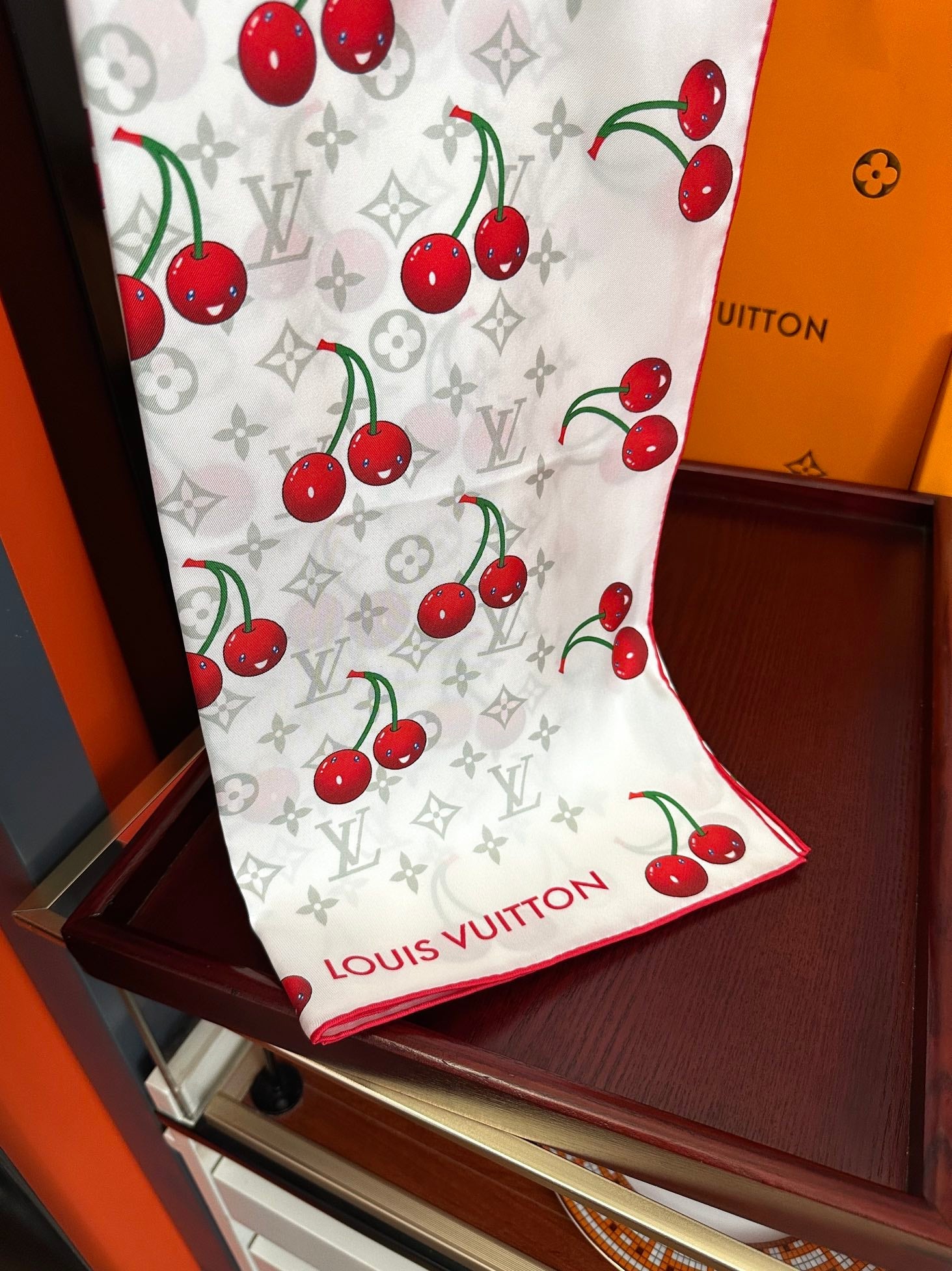 LOUIS VUITTON LV SCARF 90 CM IN SILK 03