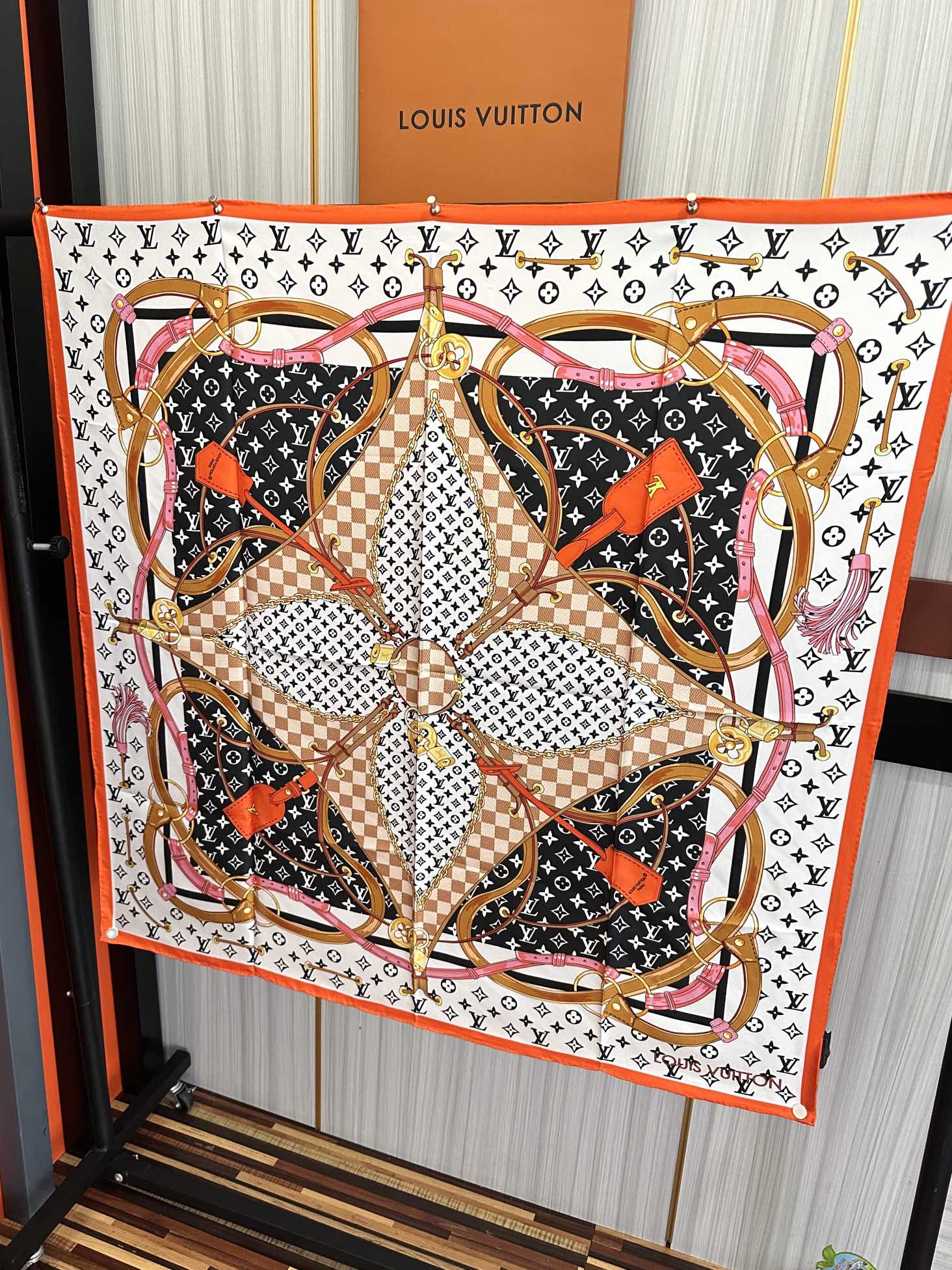 LOUIS VUITTON LV SCARF 90 CM IN SILK 738451