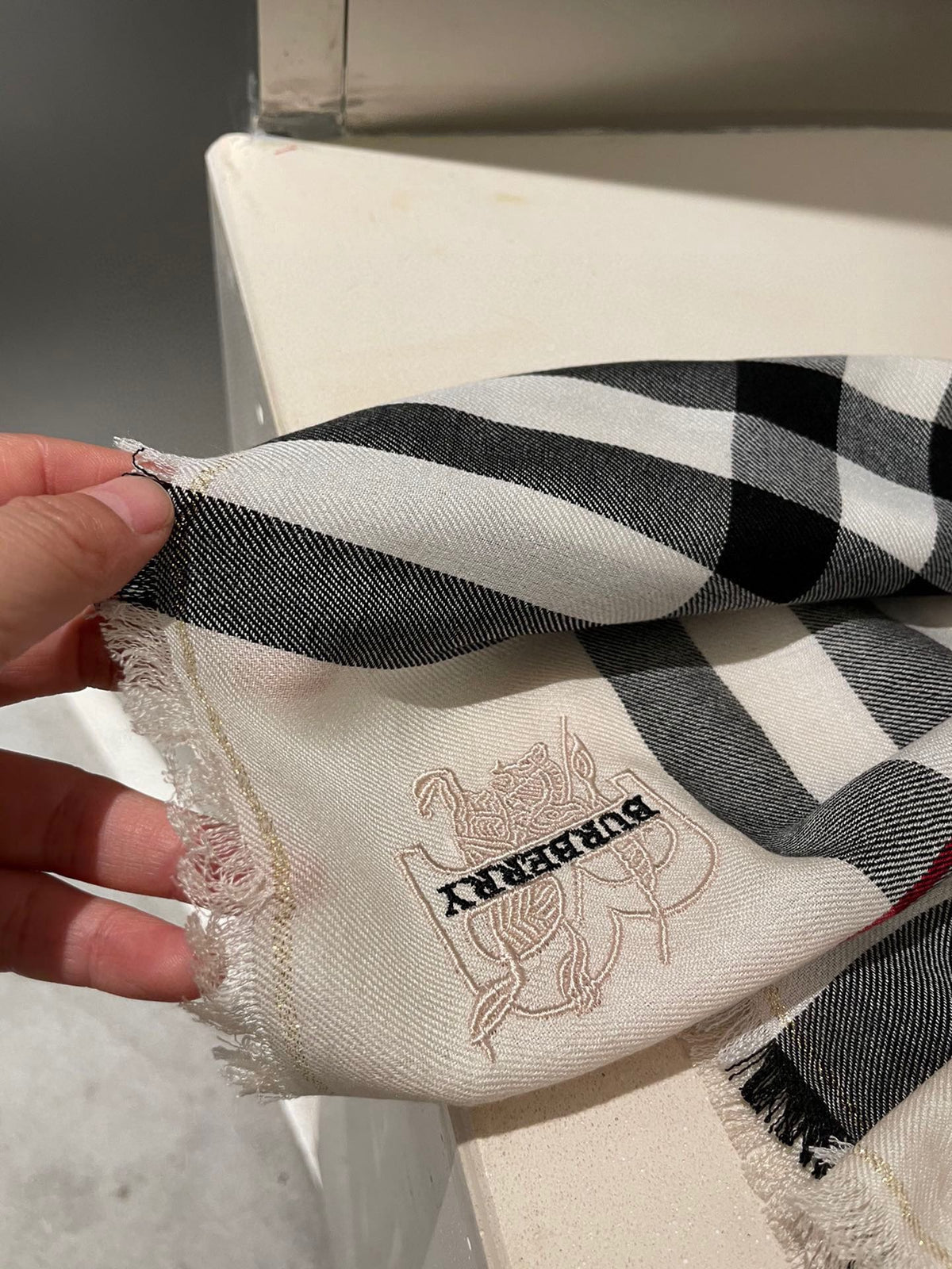 BURBERRY BBR SCARF 200 CM IN CASHMERE 574543