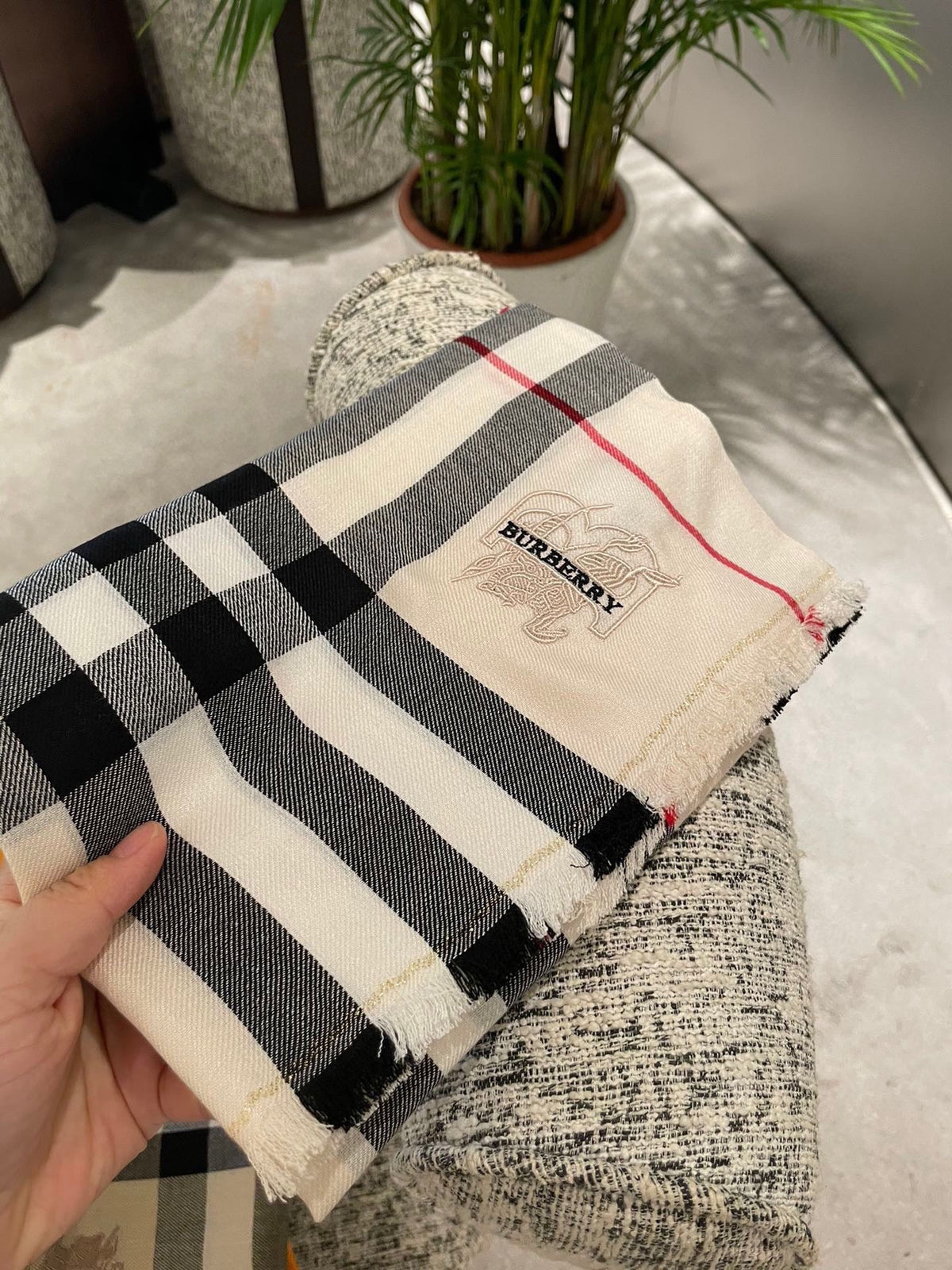 BURBERRY BBR SCARF 200 CM IN CASHMERE 574543