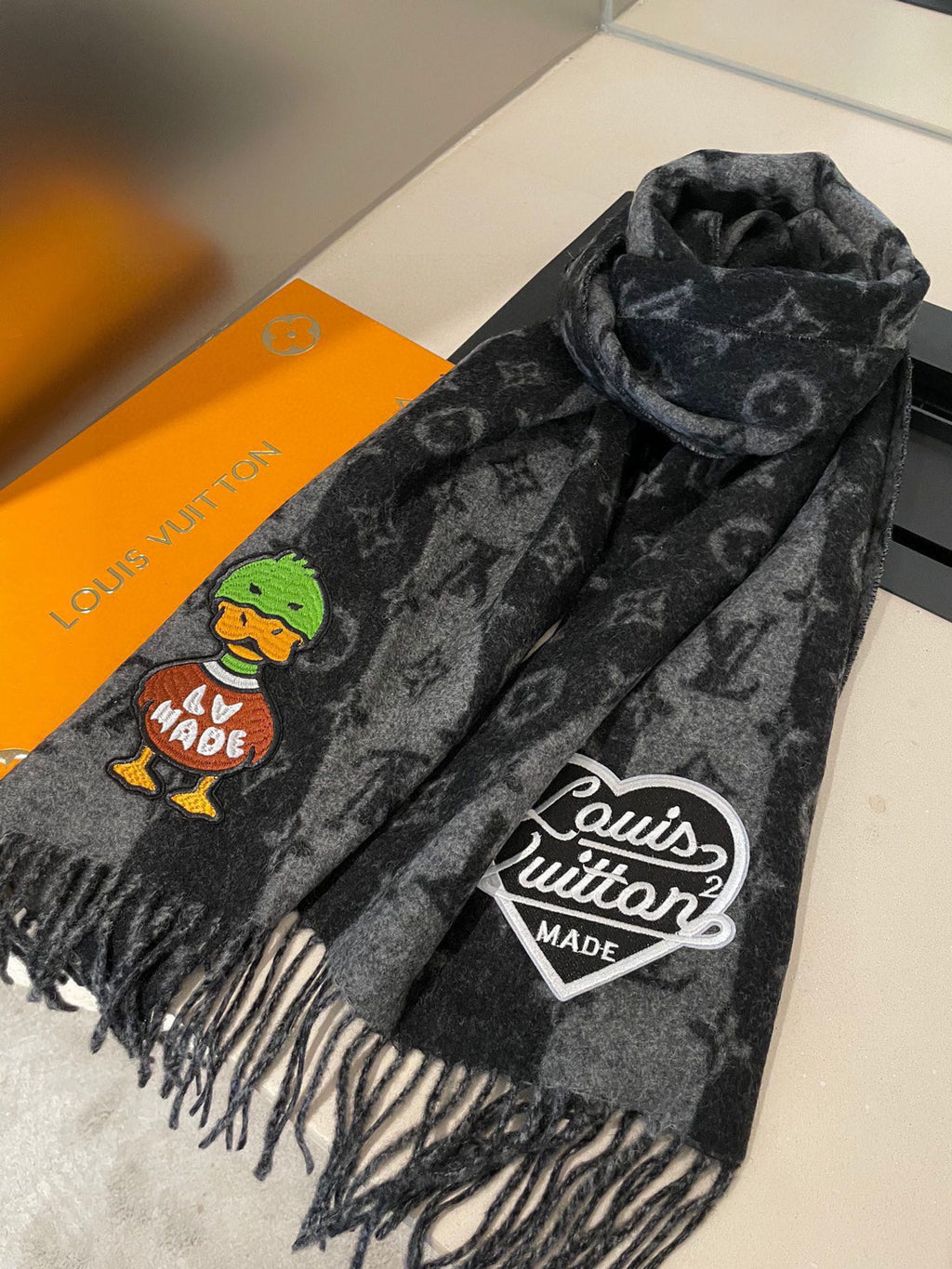 LOUIS VUITTON TIGER PATTERN SCARF 205 CM IN BLACK CASHMERE  390875