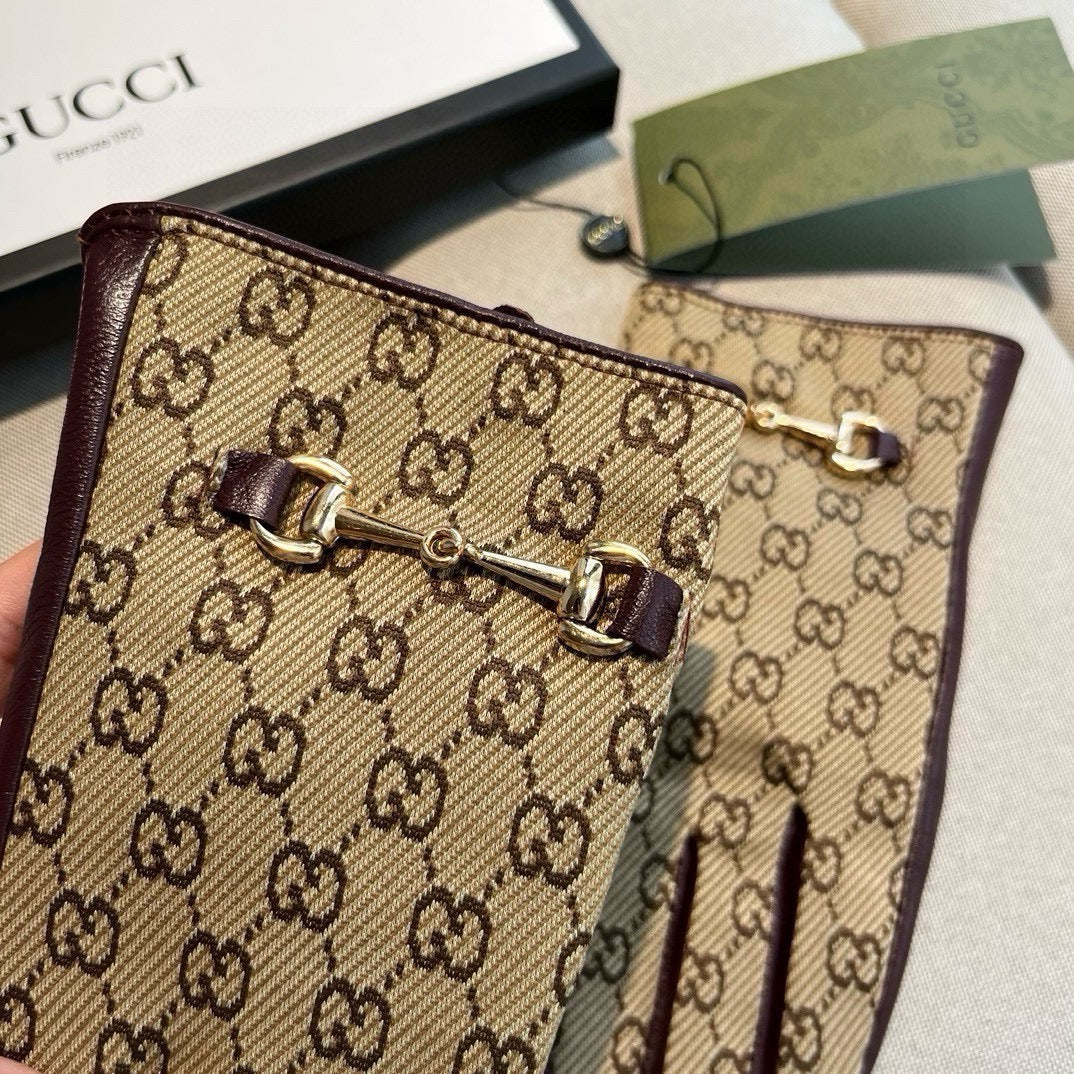 GUCCI HORSEBIT GLOVES IN BEIGE MONOGRAM JACQUARD FABRIC MIX MERLOT RED SHEEPSKIN 456334