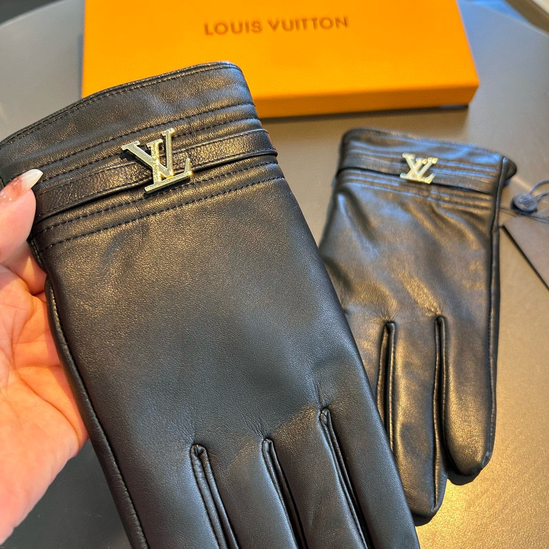 LOUIS VUITTON GLOVES IN BLACK LAMBSKIN WITH GOLD LOGO 465010