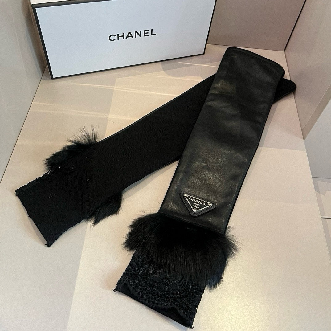 CHANEL FINGERLESS LONG GLOVES IN BLACK LAMBSKIN WITH RABBIT FUR 465799