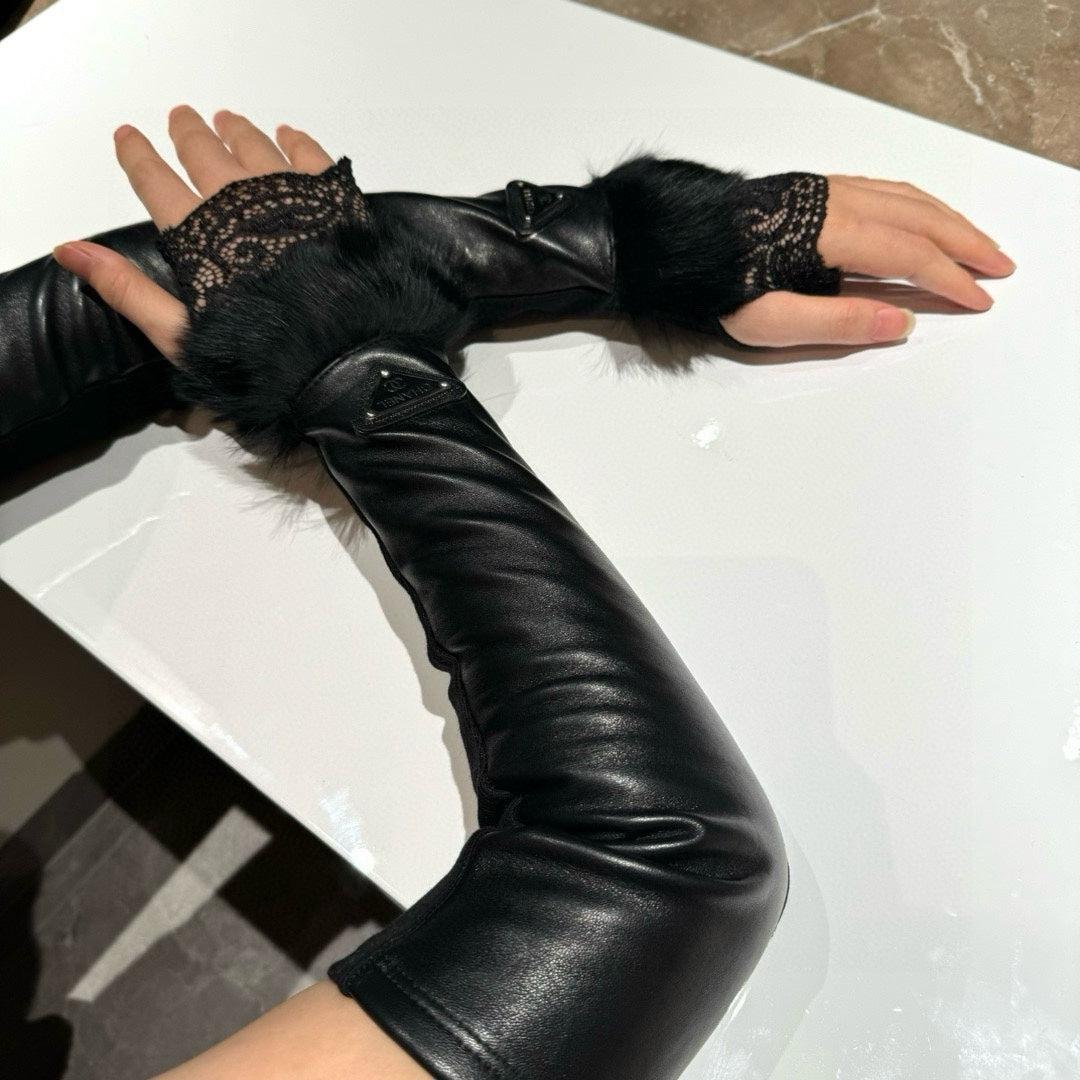 CHANEL FINGERLESS LONG GLOVES IN BLACK LAMBSKIN WITH RABBIT FUR 465799