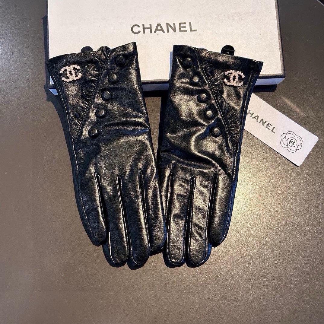 CHANEL GLOVES IN BLACK LAMBSKIN 466772