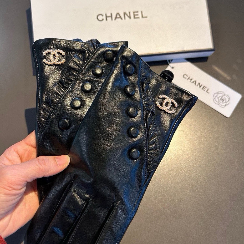 CHANEL GLOVES IN BLACK LAMBSKIN 466772