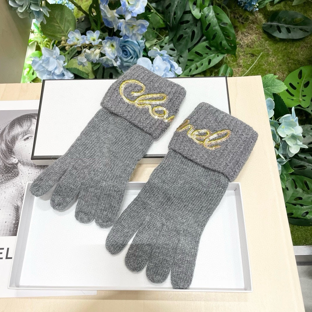 CHANEL GLOVES IN DOVE GRAY WOOL WITH YELLOW LOGO 465777