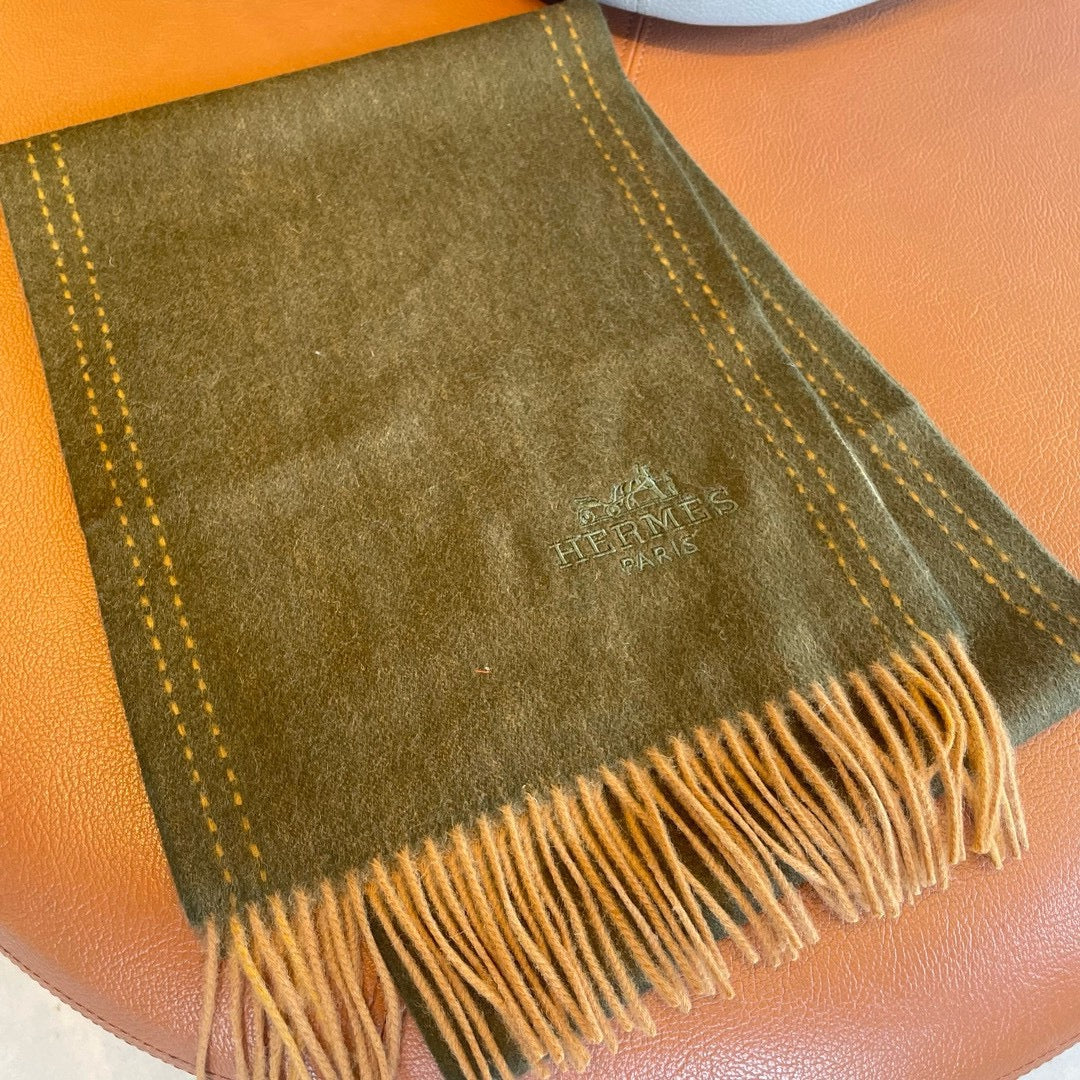 HERMES UNIE BRODEE GM MUFFLER IN OLIVE GREEN CASERE
