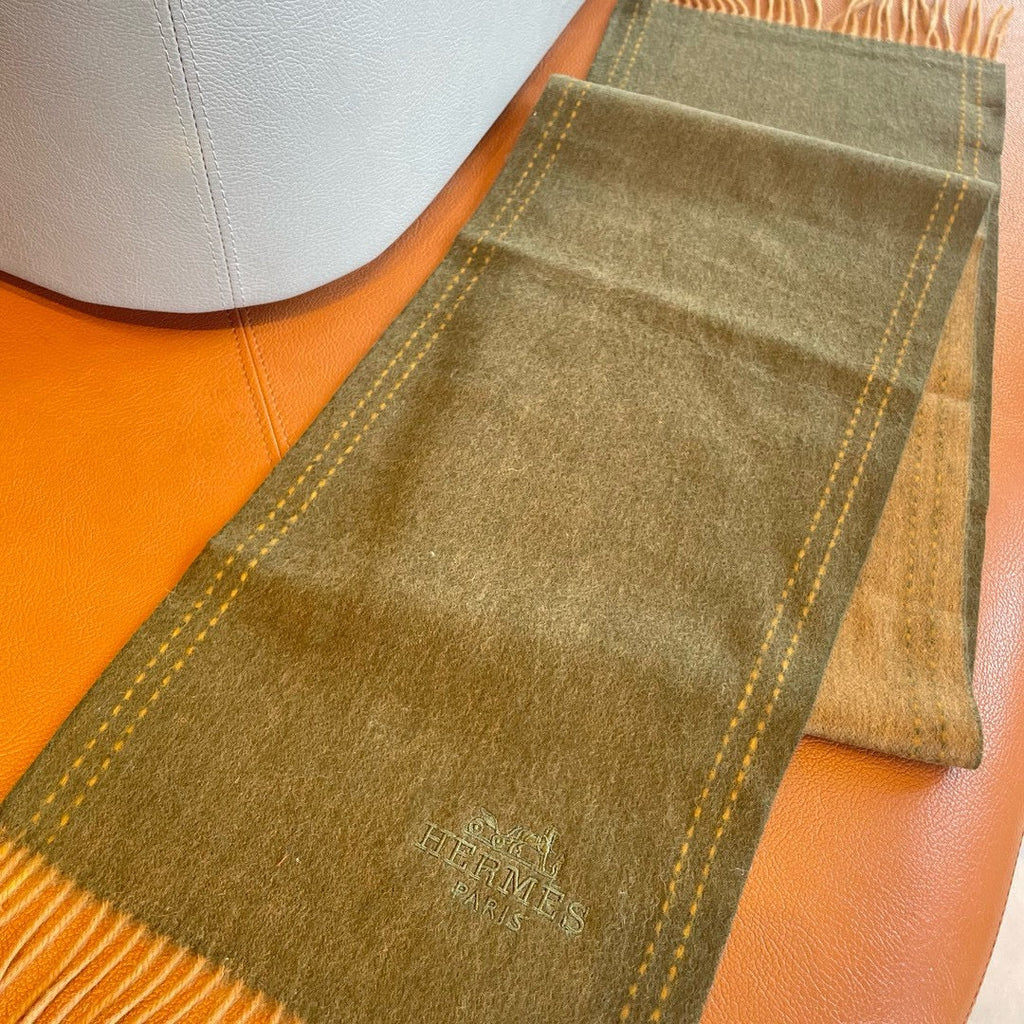 HERMES UNIE BRODEE GM MUFFLER IN OLIVE GREEN CASERE