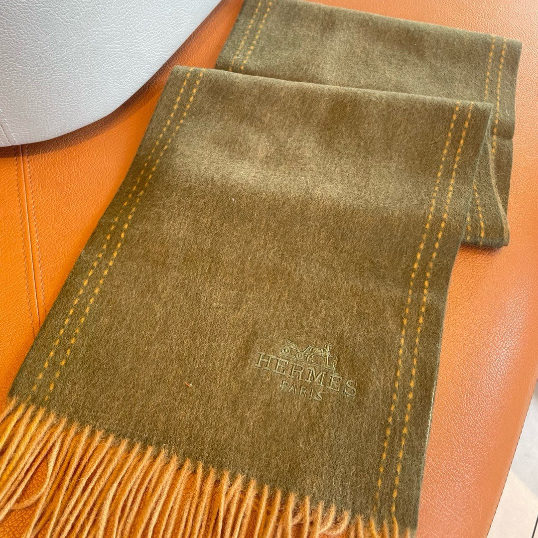 HERMES UNIE BRODEE GM MUFFLER IN OLIVE GREEN CASERE