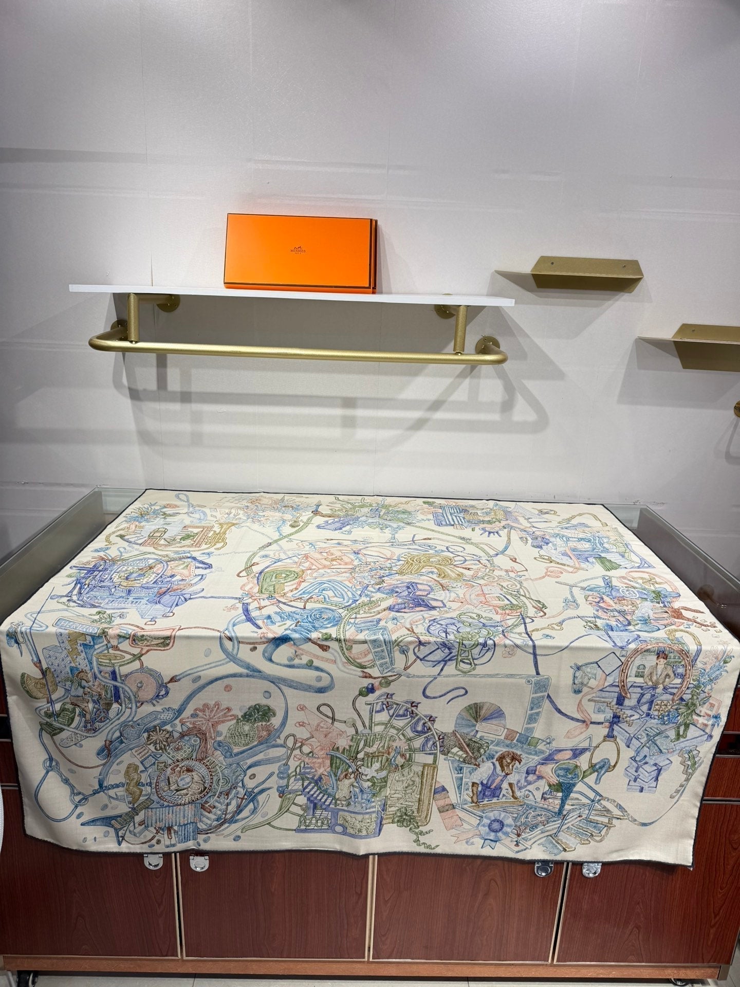 HERMES HERMES 25S SCARF 136 IN SILK CASERE 989710