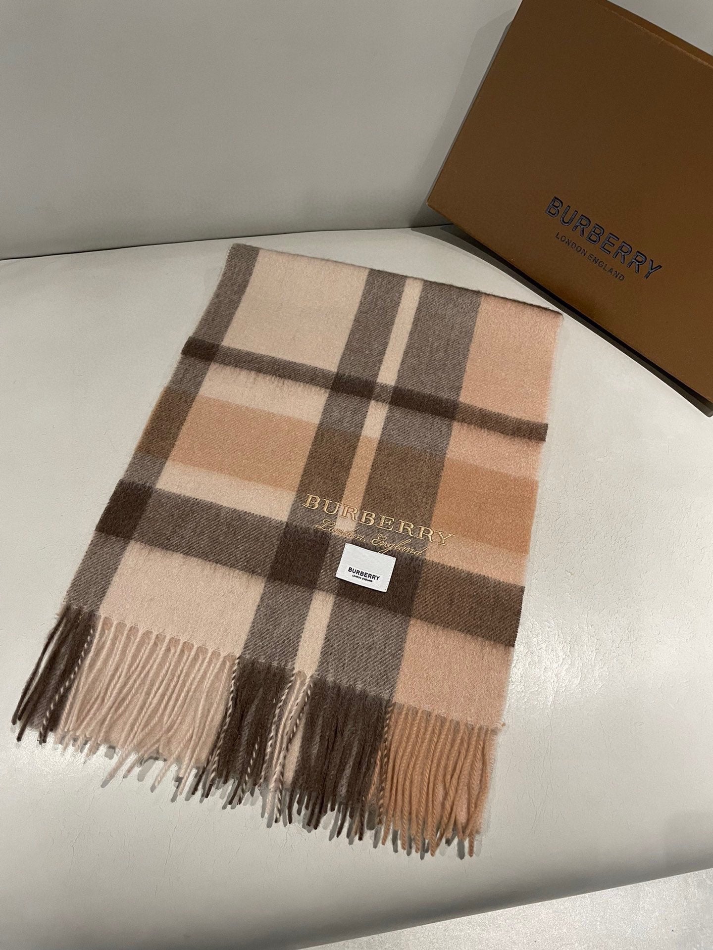 BURBERRY SCARF 180 CM IN CINNAMON BROWN CASHMERE 408784