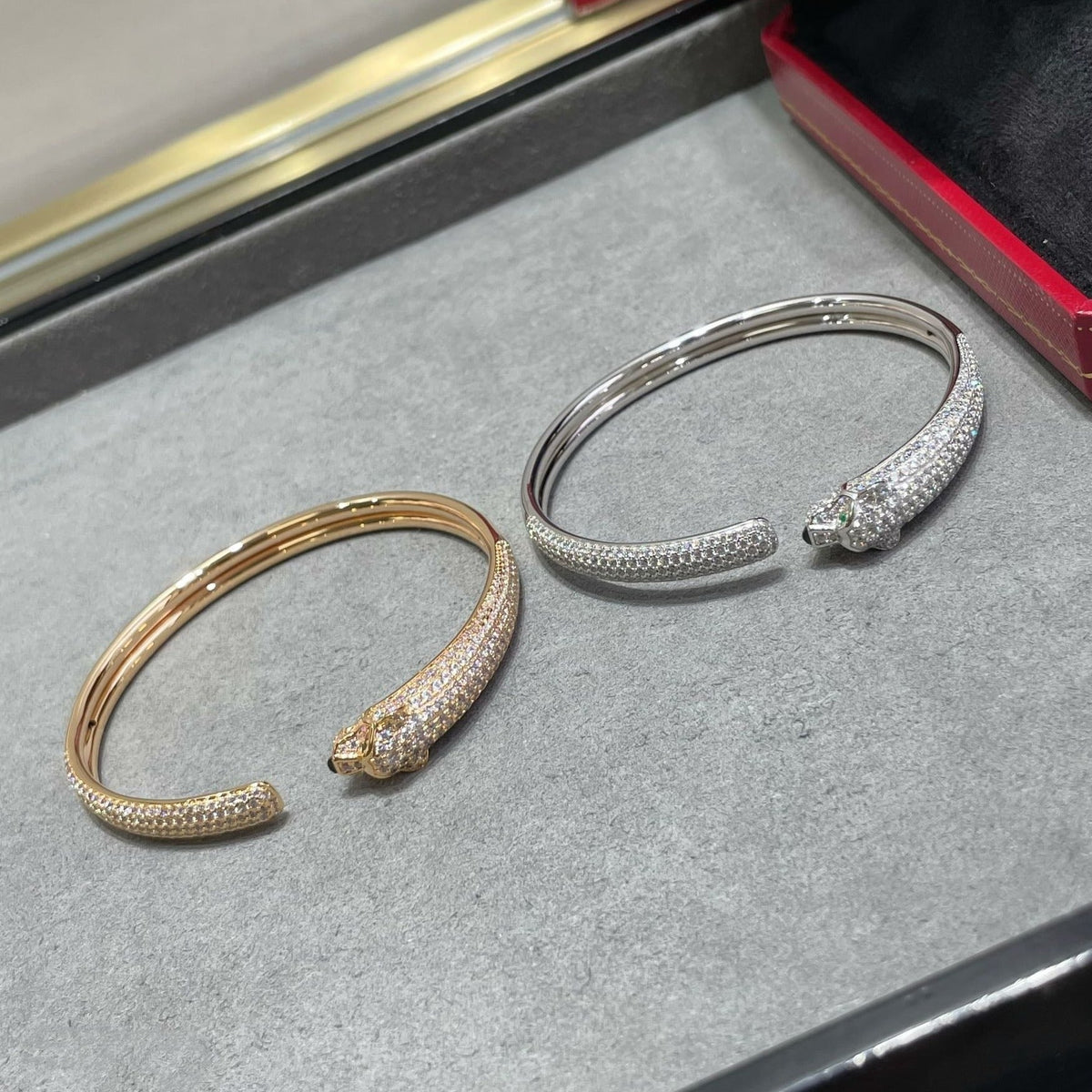 CARTIER PANTHERE FULL DIAMOND OPEN BRACELET